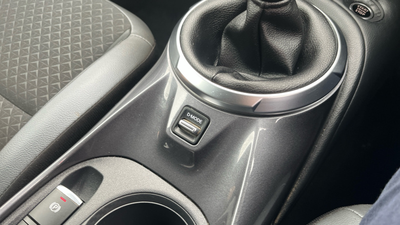 Nissan Juke 1.0 DiG-T 114 N-Connecta 5dr Petrol Hatchback